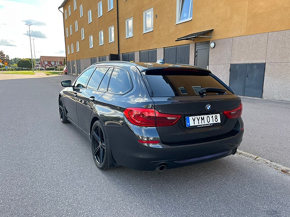 BMW 520d 3 of 5