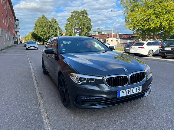 BMW 520d 2 of 5