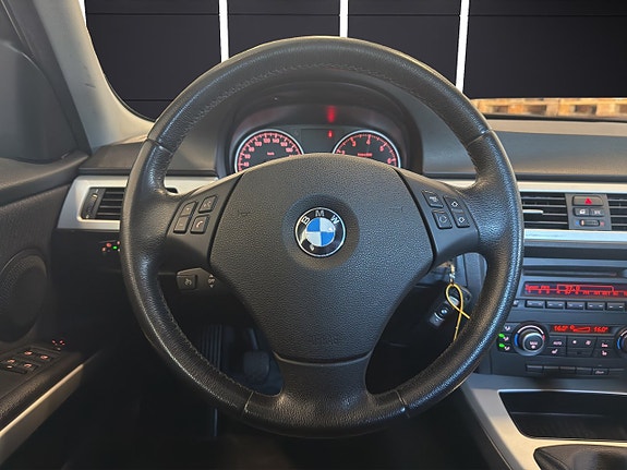 BMW 320 14 of 23