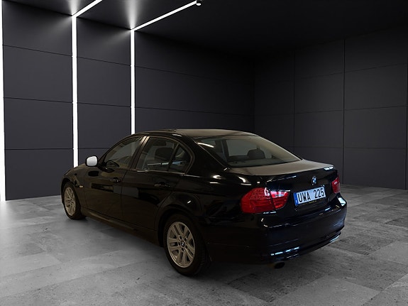 BMW 320 4 of 5
