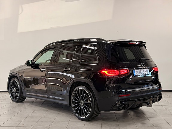 Mercedes-Benz GLB250+ 4 of 5