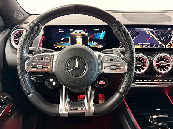 Mercedes-Benz GLB250+ 16 of 30