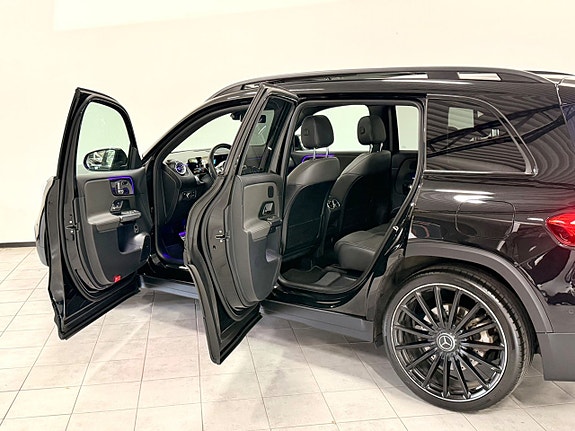 Mercedes-Benz GLB250+ 12 of 30