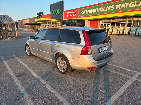 Volvo V50 4 of 5