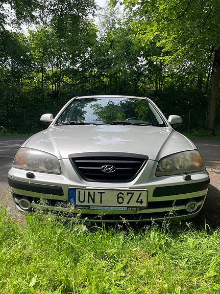 Hyundai Elantra 5 of 11