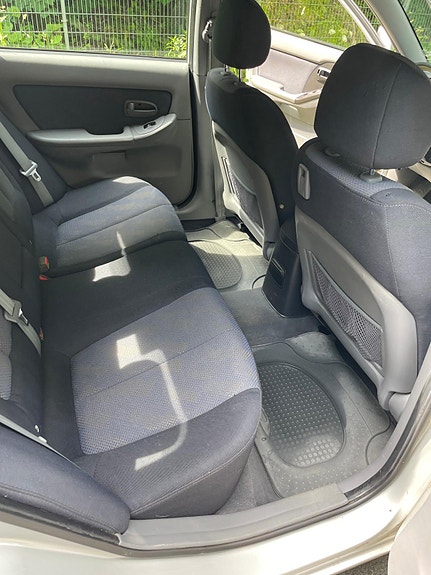 Hyundai Elantra 7 of 11
