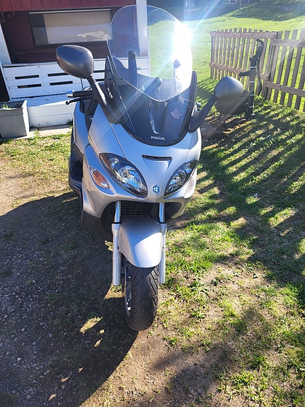 Piaggio X9 500cc 2 of 6