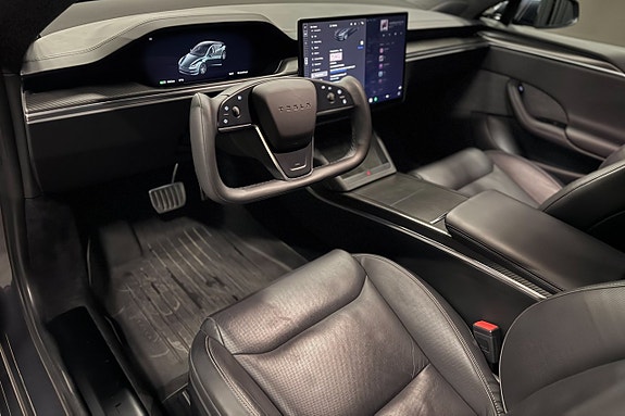 Tesla Model S 11 of 22