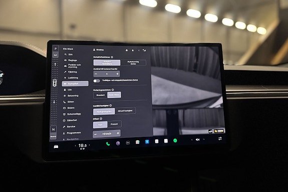 Tesla Model S 18 of 22