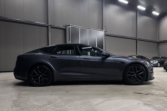 Tesla Model S 7 of 22