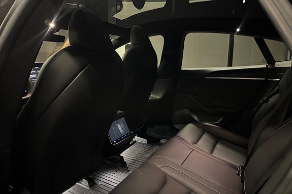 Tesla Model S 12 of 22