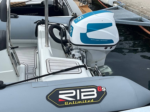 RIB Unlimited 6S Electric - Elbåt 50hk / 25.9 kWh batteri 3 of 12