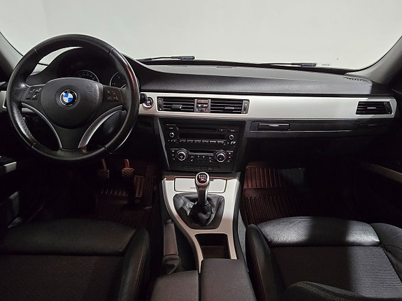 BMW 318d 12 of 15