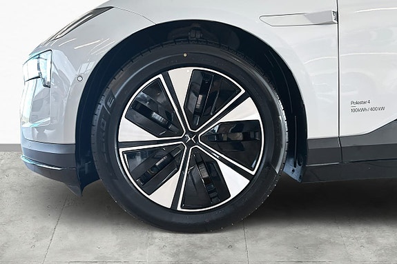 Polestar 4 5 of 30