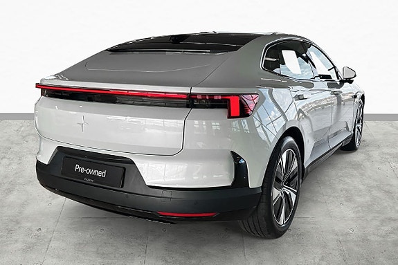 Polestar 4 8 of 30