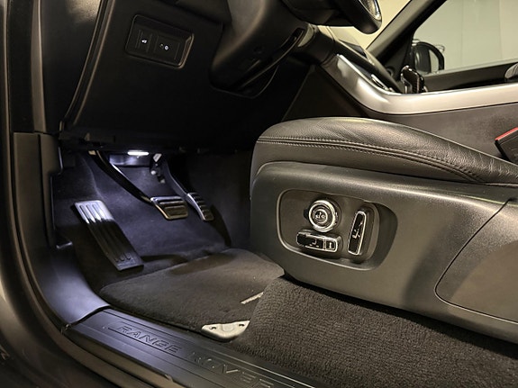 Land Rover Range Rover Sport 17 of 30