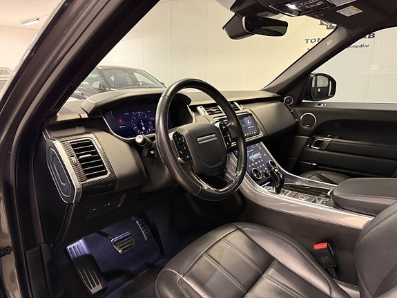 Land Rover Range Rover Sport 16 of 30