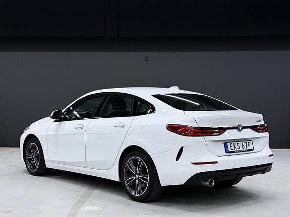 BMW 218 2 of 18