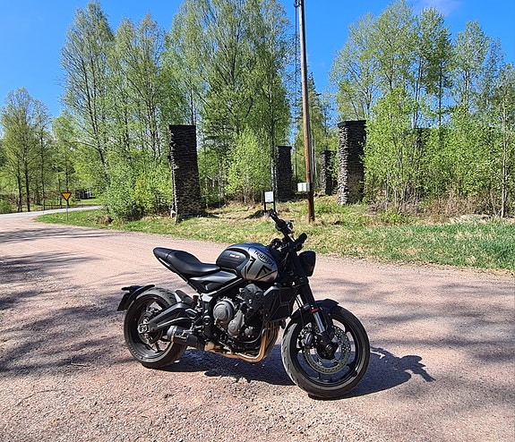 Triumph Trident Leo Vince 5 of 5