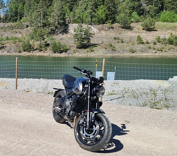 Triumph Trident Leo Vince 3 of 5