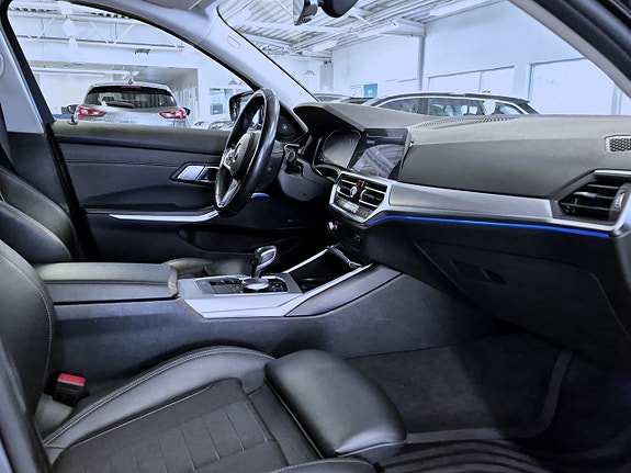 BMW 320d 16 of 20