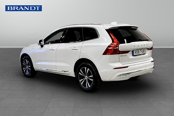 Volvo XC60 2 of 10