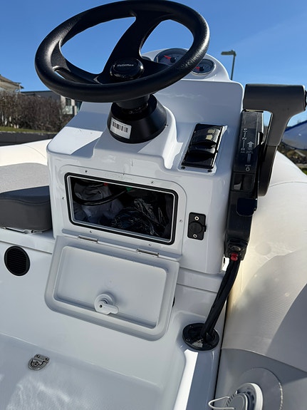 Ribbåt Zodiac Yachtline 380 DL 10 of 10