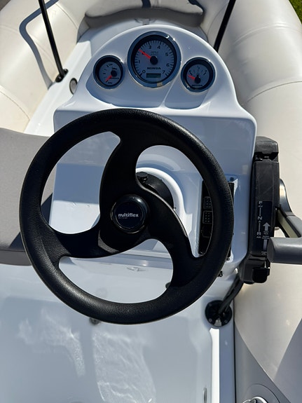 Ribbåt Zodiac Yachtline 380 DL 7 of 10