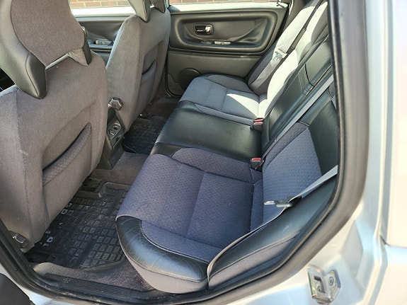 Volvo S70 4 of 6
