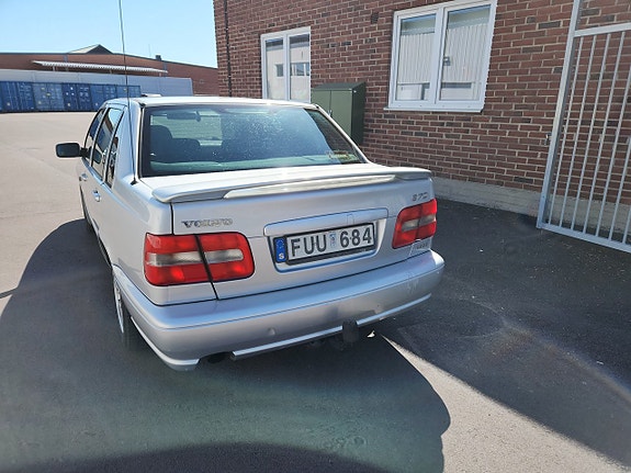 Volvo S70 2 of 6