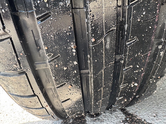 Porsche Cayenne 9 of 18