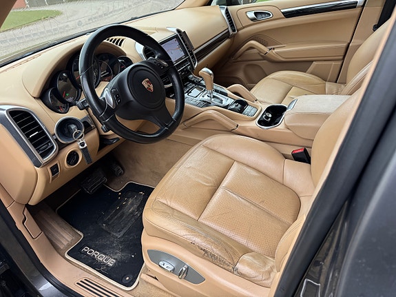 Porsche Cayenne 18 of 18