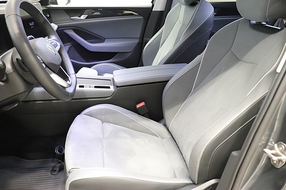 Volkswagen Passat 7 of 12