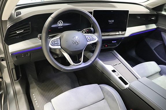 Volkswagen Passat 9 of 12