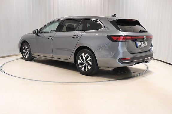 Volkswagen Passat 6 of 12