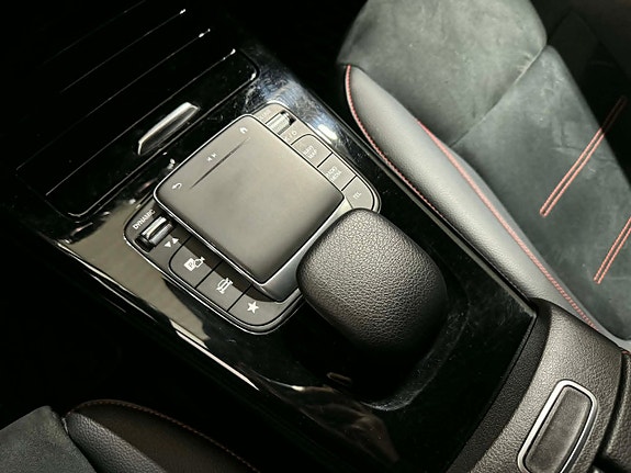 Mercedes-Benz CLA200 17 of 21