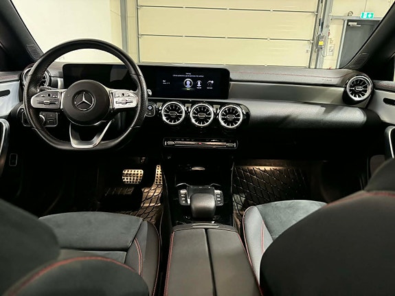 Mercedes-Benz CLA200 13 of 21