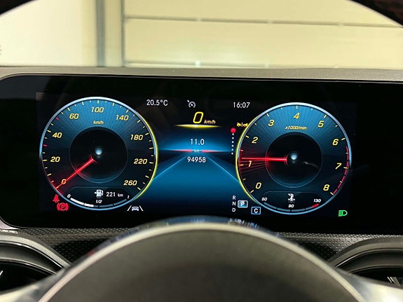 Mercedes-Benz CLA200 15 of 21