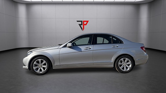 Mercedes-Benz C220 4 of 17
