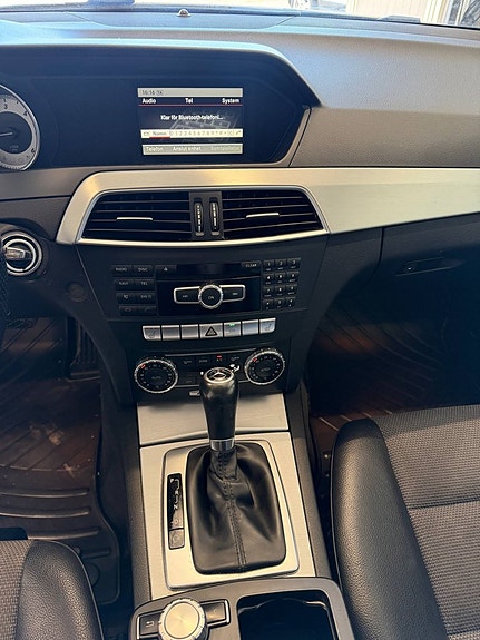 Mercedes-Benz C220 15 of 17