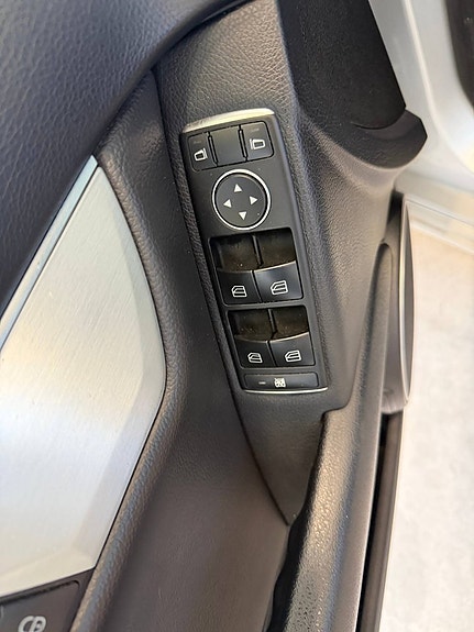 Mercedes-Benz C220 17 of 17