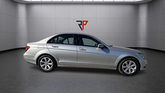 Mercedes-Benz C220 3 of 17