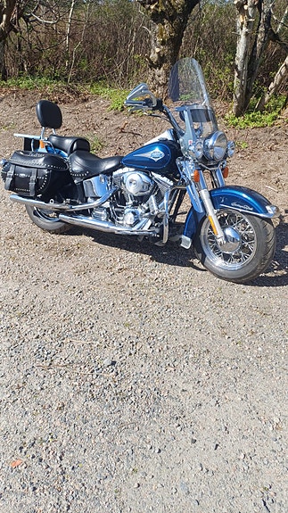 Harley-Davidson Heritage Softail Classic 2 of 2