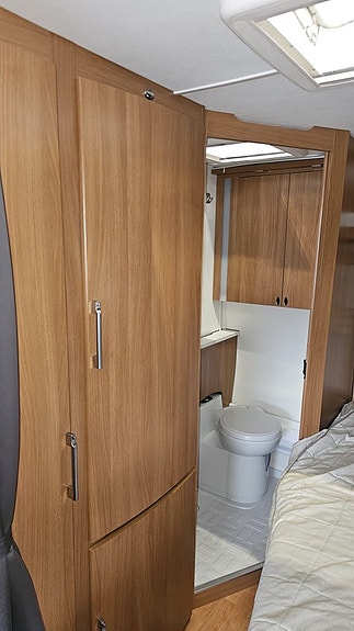 Kabe Royal 520 XL KS Dubbelbädd /Ac / tält 10 of 22