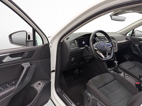 Volkswagen Tiguan 11 of 30