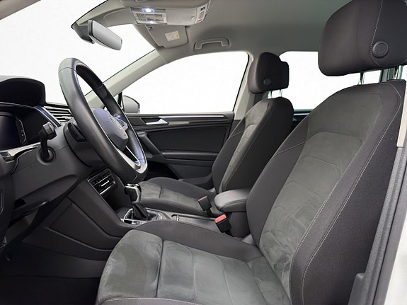 Volkswagen Tiguan 12 of 30
