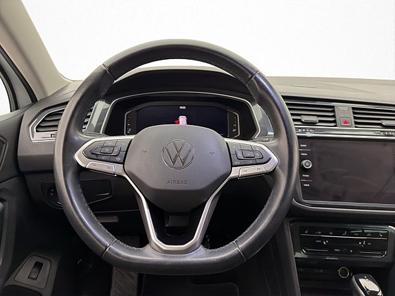 Volkswagen Tiguan 14 of 30