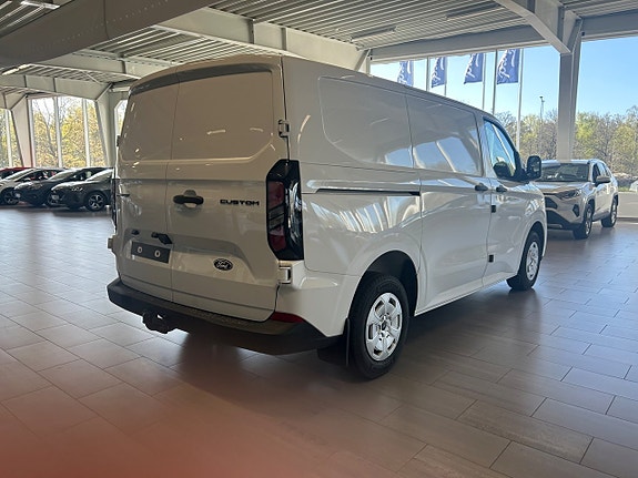 Ford Transit Custom 2 of 13
