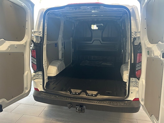 Ford Transit Custom 10 of 13