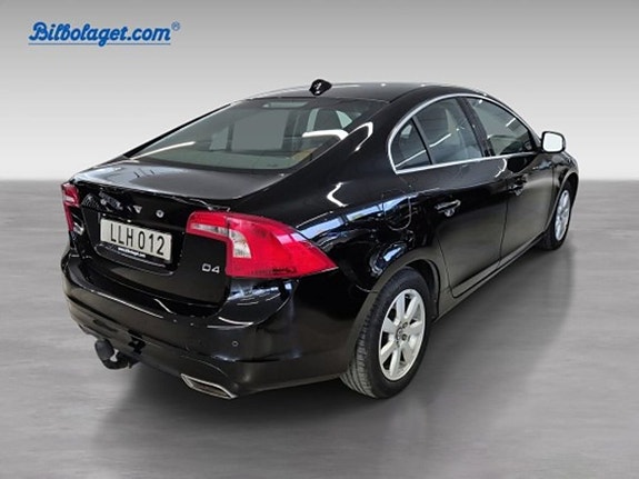 Volvo S60 4 of 5
